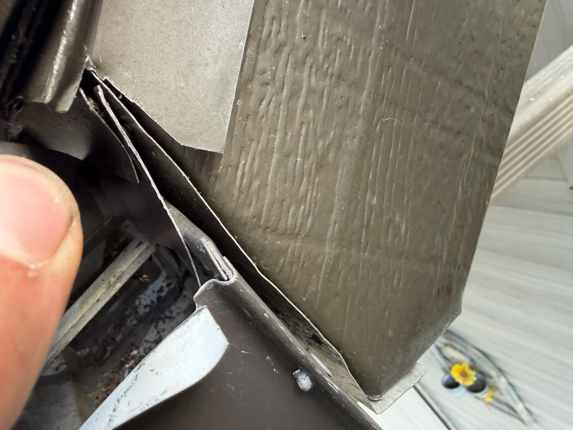 Gallery photos for Gutter Corner Repair That Stops Water From Sneaking Behind the Fascia: Image #1
