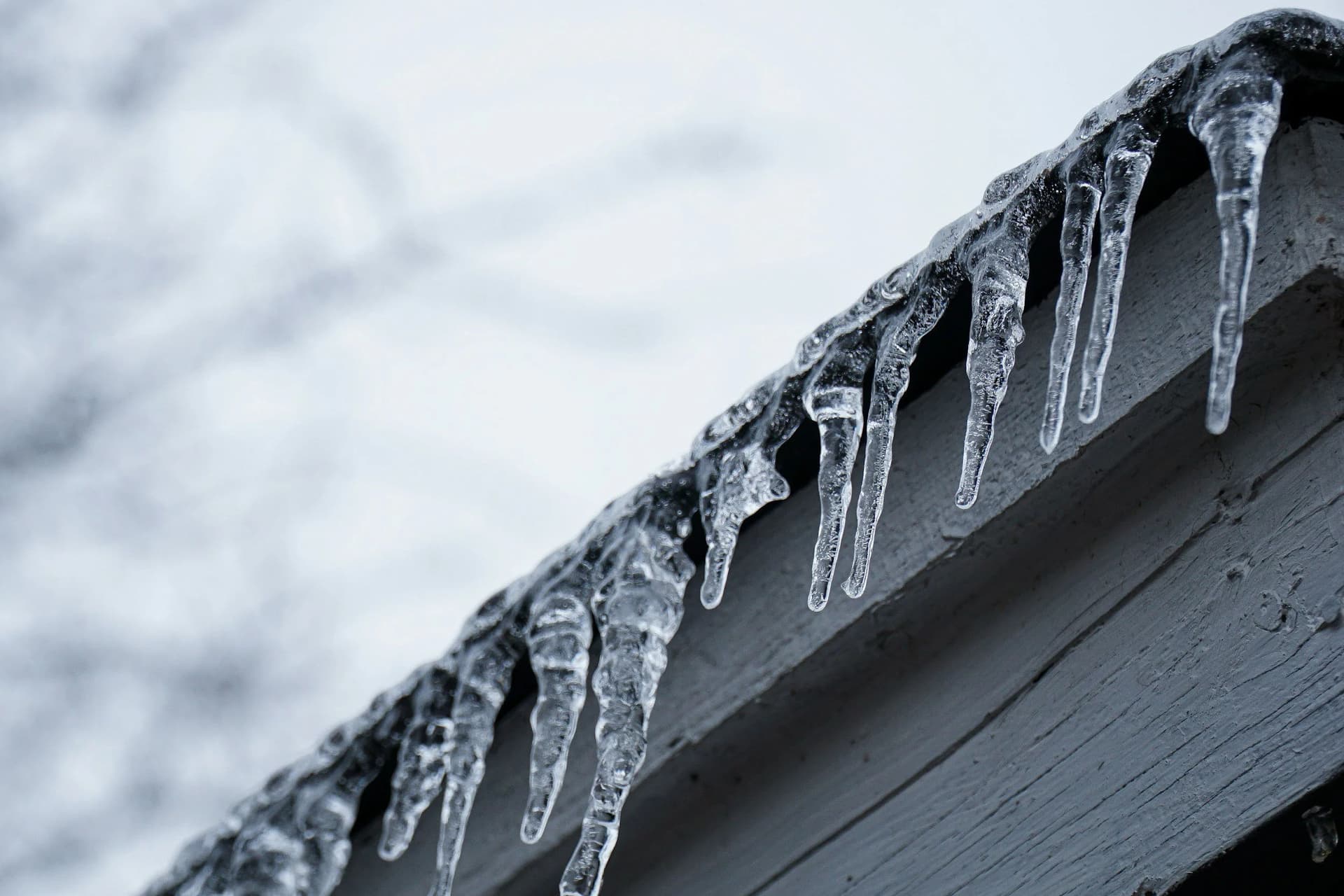 Blog post Ice Dam Removal: What Ice Dams Look Like & How to Get Rid of Them image