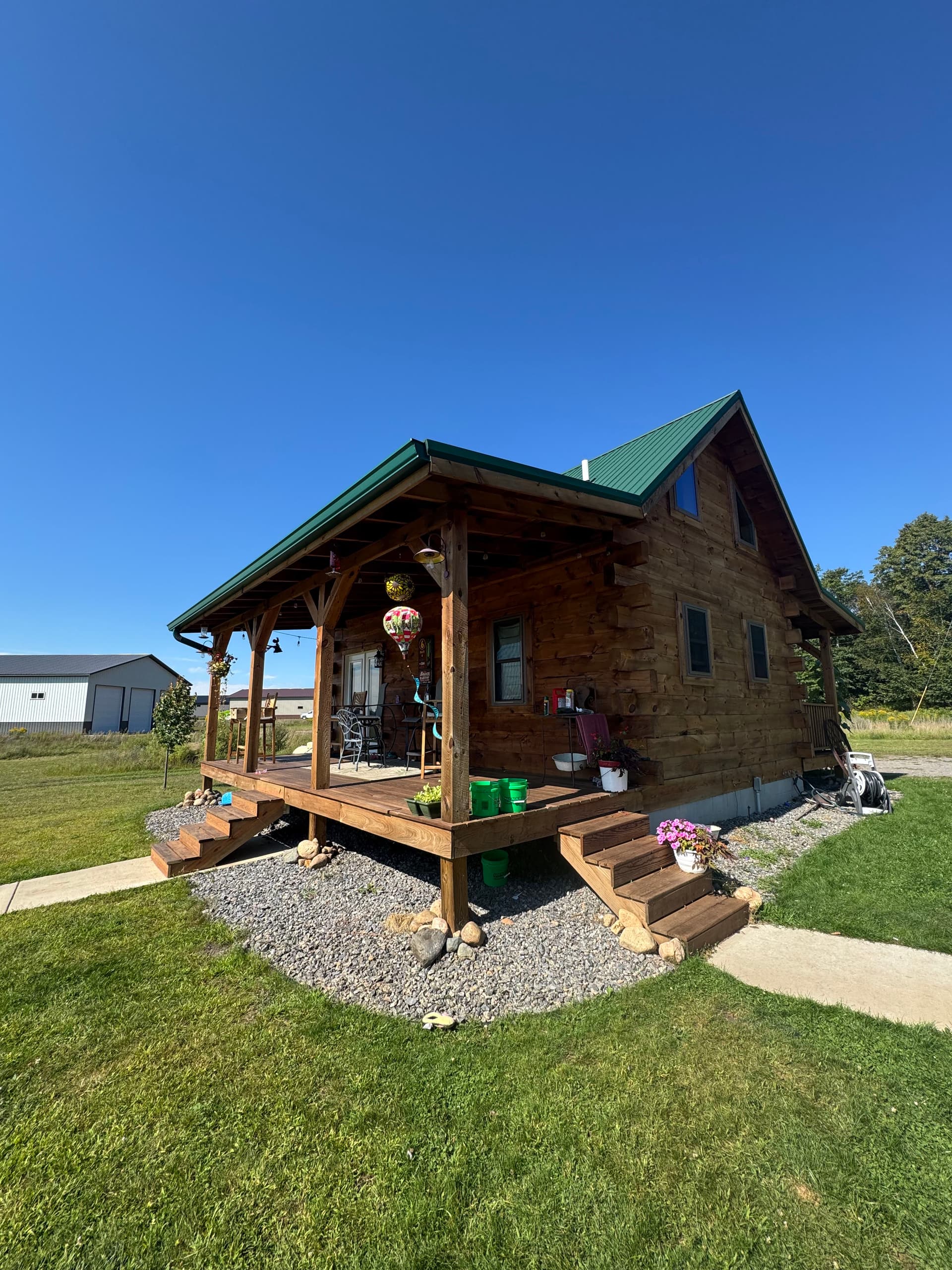 Gallery photos for Strong Roof-Ready Cabin for Winter Challenges: Image #1
