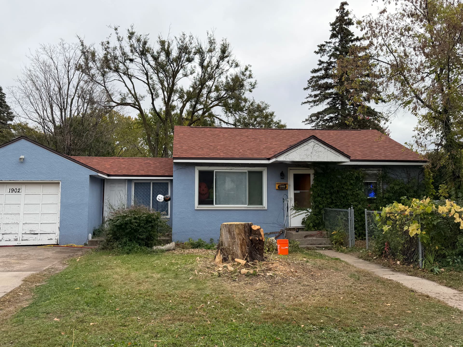 Gallery photos for Worn-Out Shingles Replaced With Owens Corning Terracotta Asphalt Roof: Image #1
